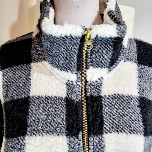 GAP XL Pull over tall wool sweater.Color Black and White - Picture 8 of 10